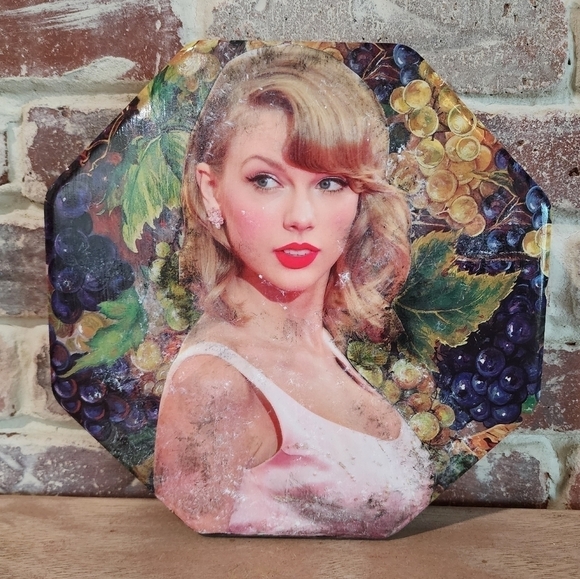 Taylor Swift Lover Sunset & Vine Inspired Keepsake Tin - Picture 1 of 6